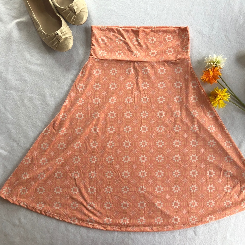 ✨LuLaRoe Azure Salmon Pink Skirt✨